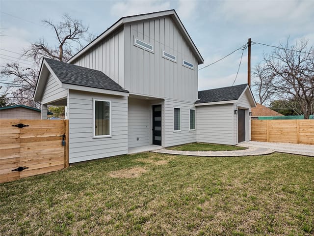 1002 Gullett St Unit #2