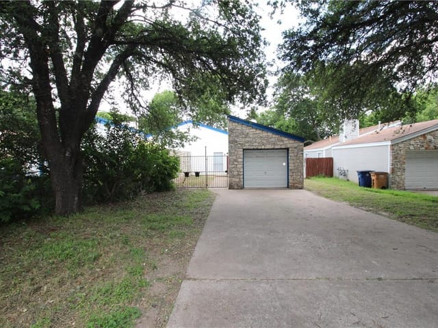 1002 King Albert ST Unit #B