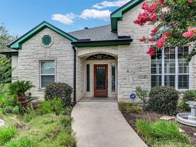 1002 Madison CIR
