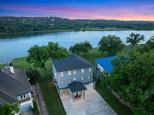 1002 Pecan CIR