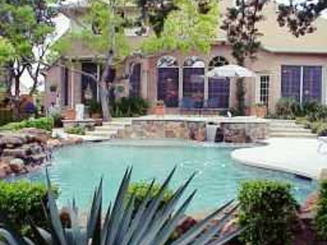 10026 PLANTERS WOODS DR