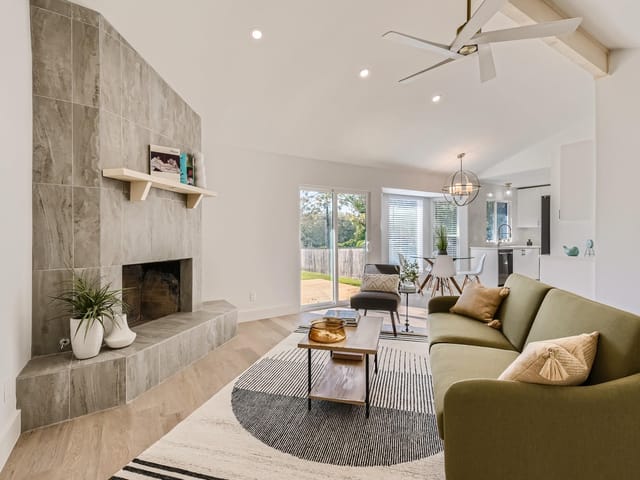 1003 Acorn Oaks Dr