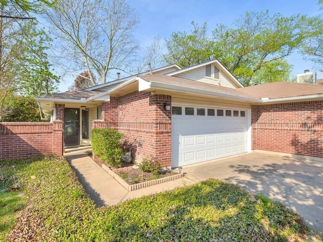 1003 Markham Ln Unit #B