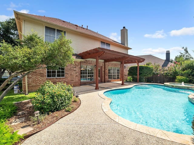 10037 Planters Woods Dr