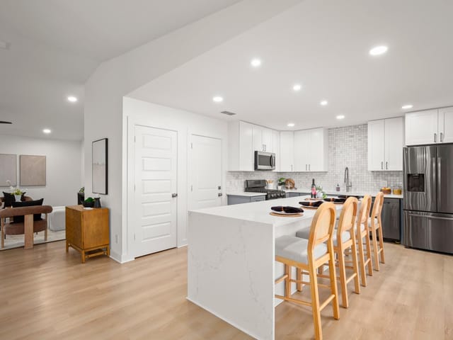 1004 Berrywood DR