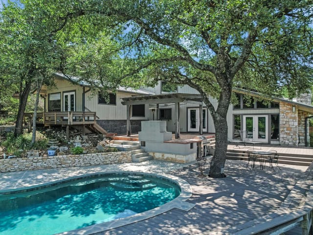 1004 Castle Ridge Rd