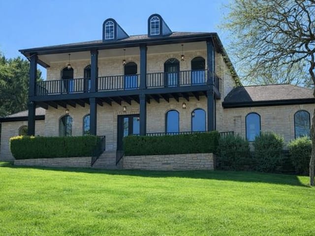 1004 Elder CIR