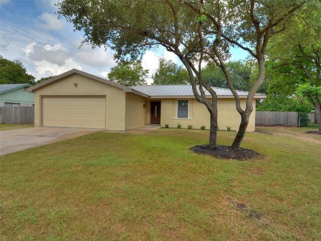 1004 Green Meadow DR