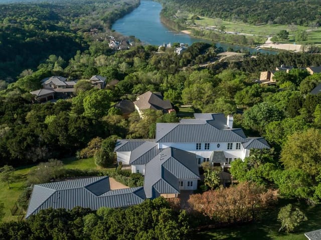 1004 N Weston Ln