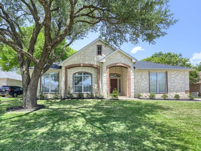 1004 Olympic DR