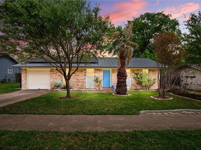 1004 Plymouth Dr