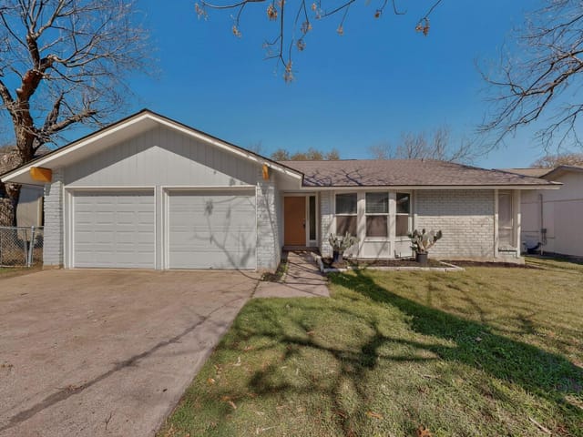 1004 Speer LN