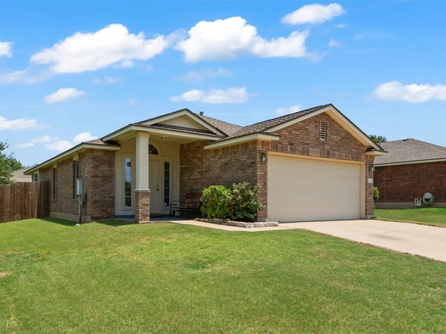1004 Whitley DR