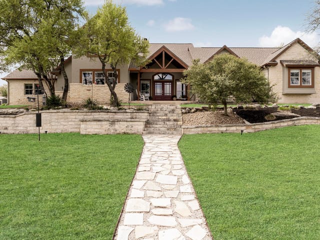 1005 Canyonwood Dr