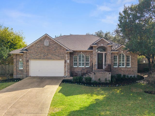 1005 Cedar Crest Cv