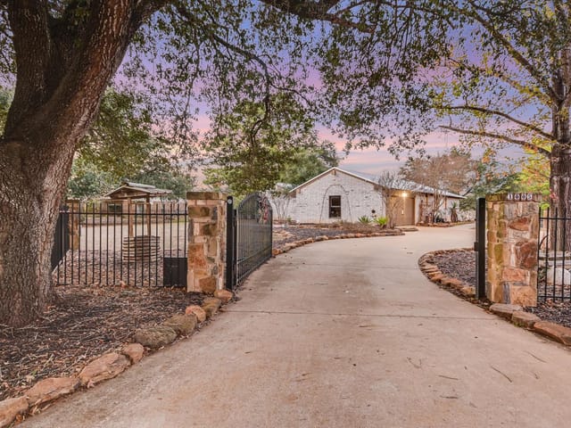 1005 Colorado St