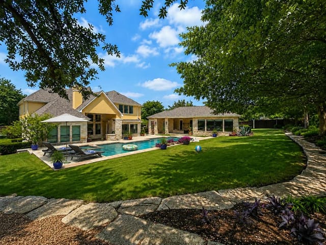 1005 Lakewood Hills TER