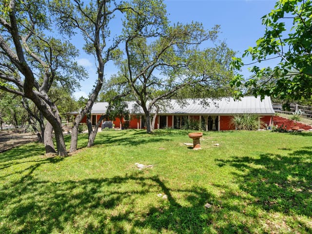 1005 Lisa Dr