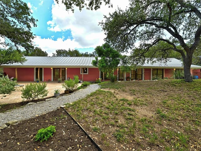 1005 Lisa Dr