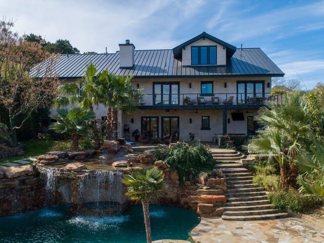 1005 N Weston LN