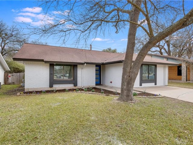 10059 Woodland Village Dr