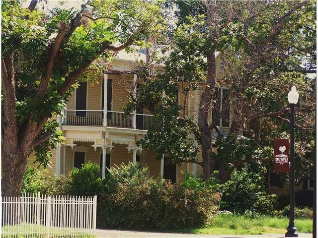 1006 Chestnut
