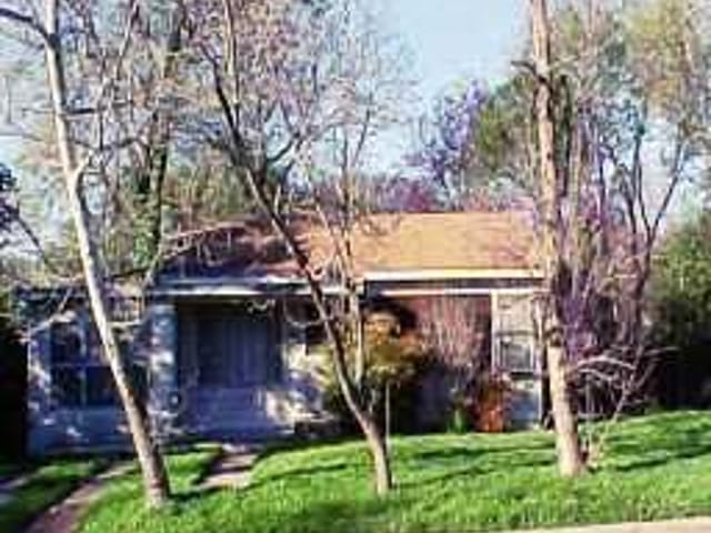 1006 JUANITA ST