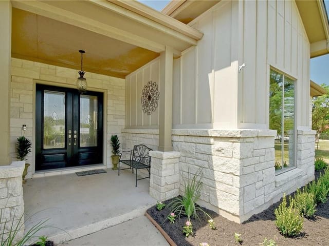 1006 Lipan Trl