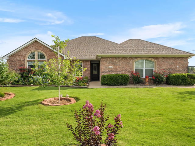 1006 Lonestar DR