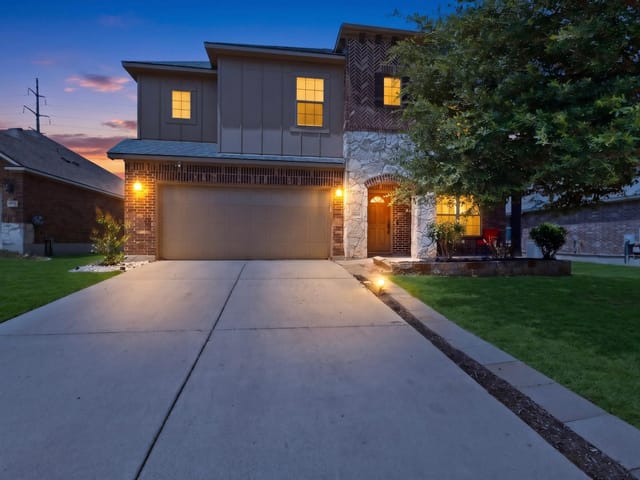 1006 S Pasture DR