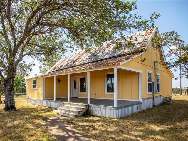 1007 Private Road 3241