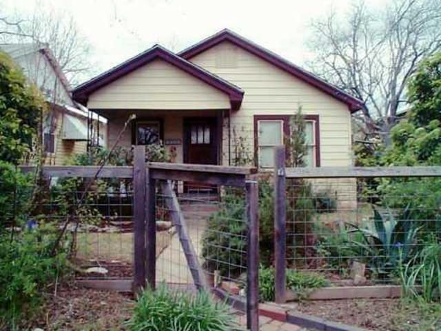 1007 W JOHANNA St
