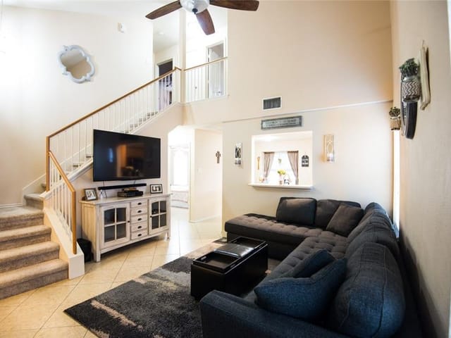 1007  Whitley Dr