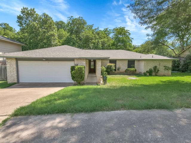 1008 Hermitage DR