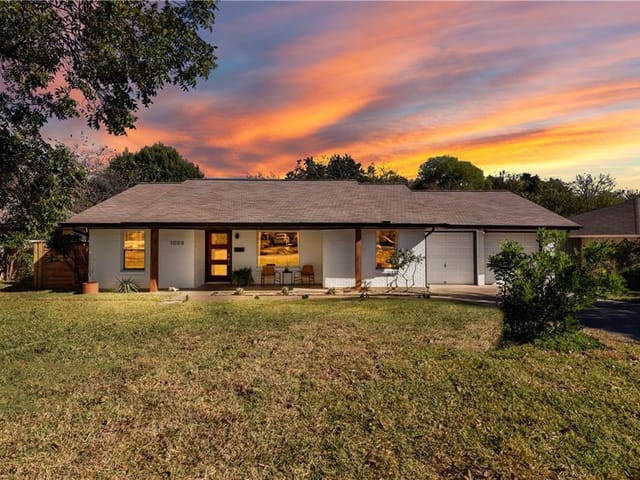 1008 Little Elm Park