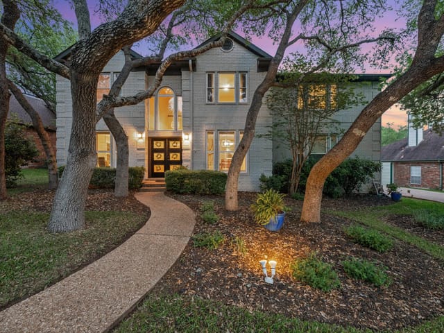 10080 Circleview Dr