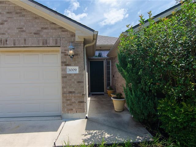 1009 Downridge DR