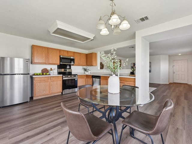 101 Bandera Woods Blvd