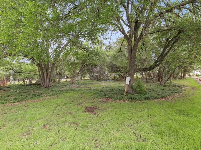 101 BROOKHOLLOW DR