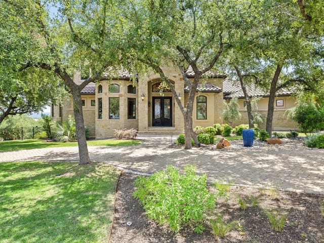 101 Hidden Hills Cv