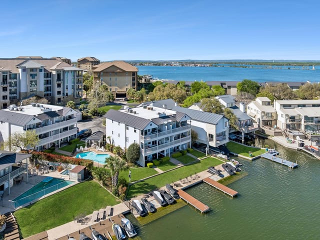 101 Island Dr
