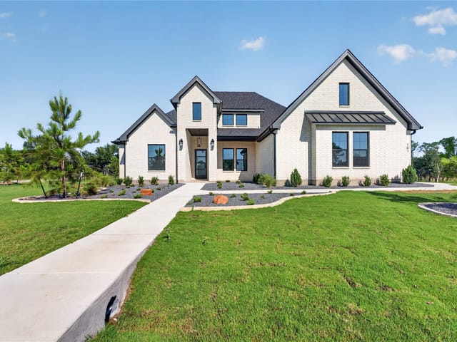 101 Lakeview CT