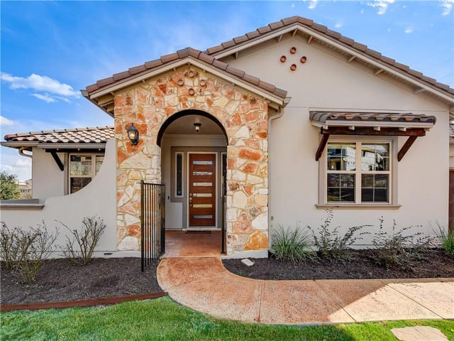 101 Majestic Arroyo Way