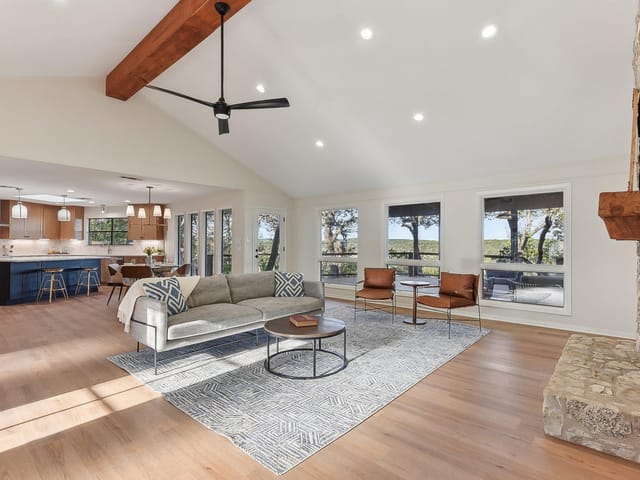 101 Mesa Dr
