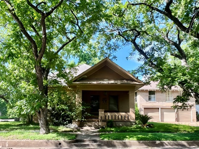 101 NE 6th ST