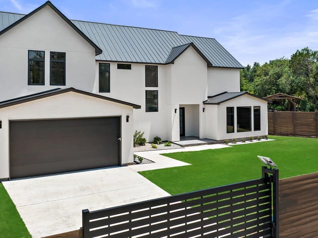 101 S Lake Hills Dr