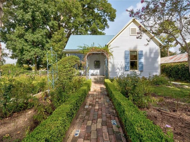 101 Short St