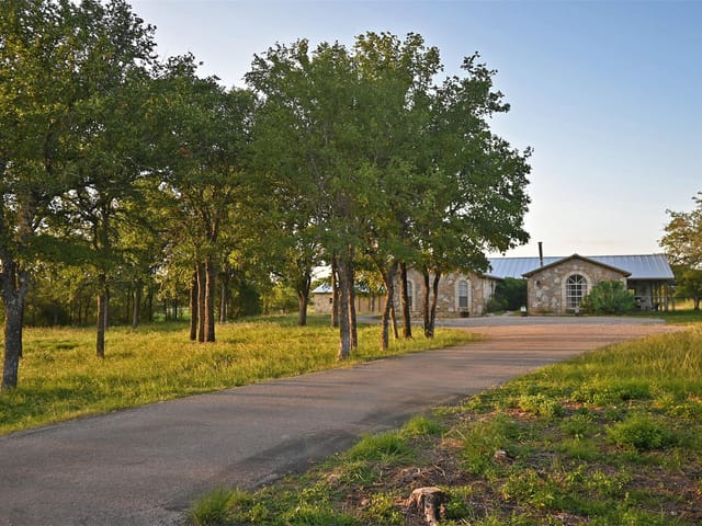 101 Stadium View DR