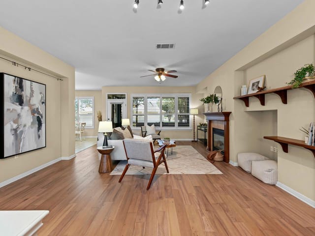 101 Vinca DR