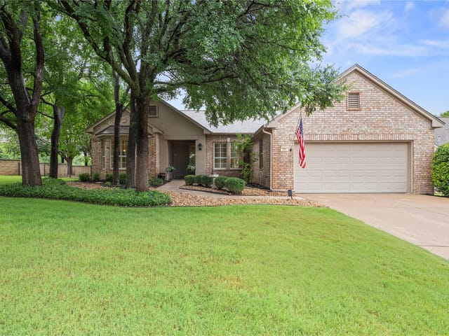 101 Yaupon LN